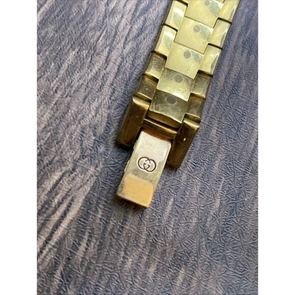 Vintage Gucci Gold Ladies Watch With Black Dial Working New Battery main image 15